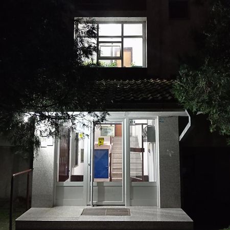 Apartman Dionis Sm Sremska Mitrovica Exterior photo