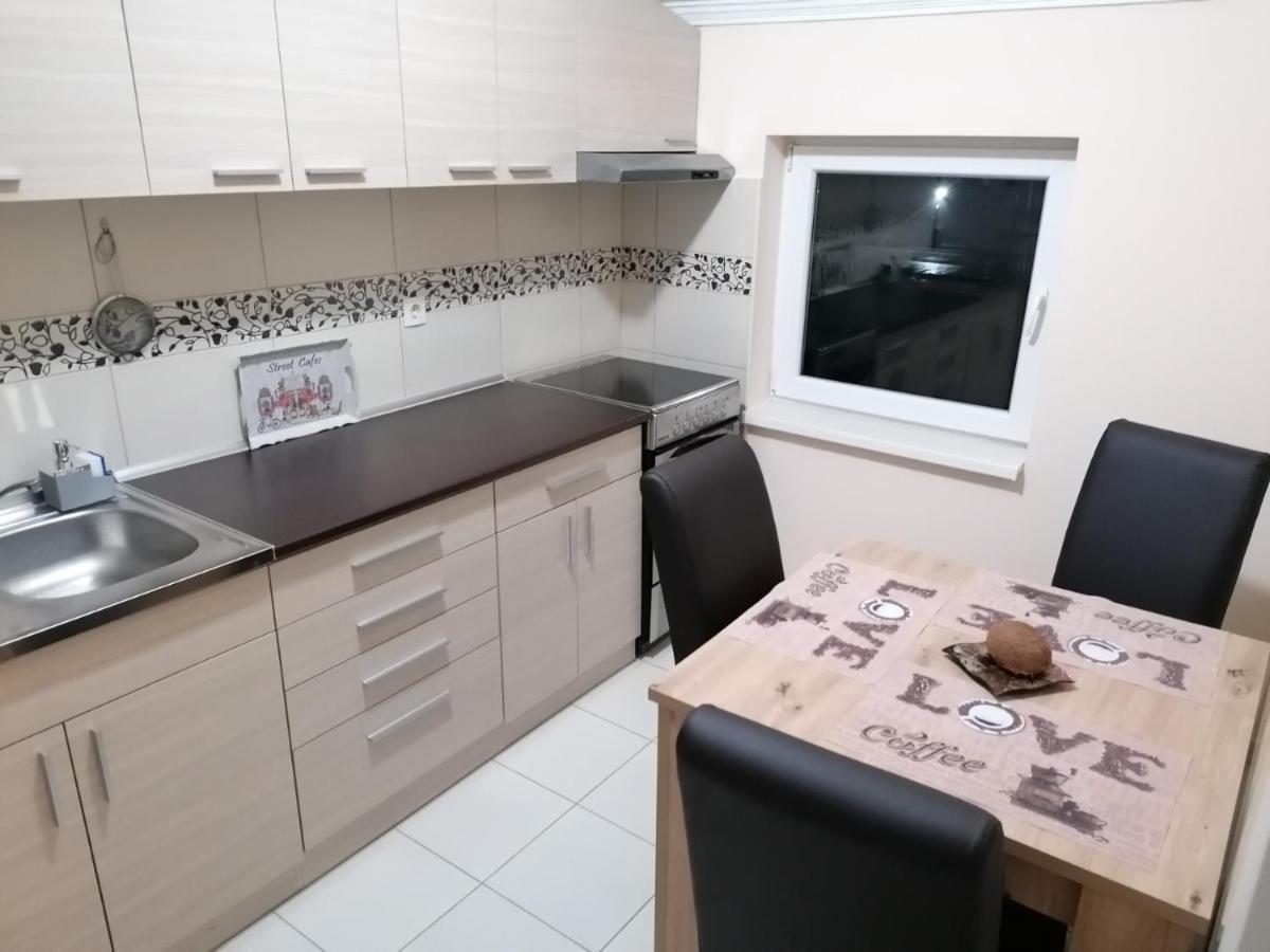 Apartman Dionis Sm Sremska Mitrovica Exterior photo