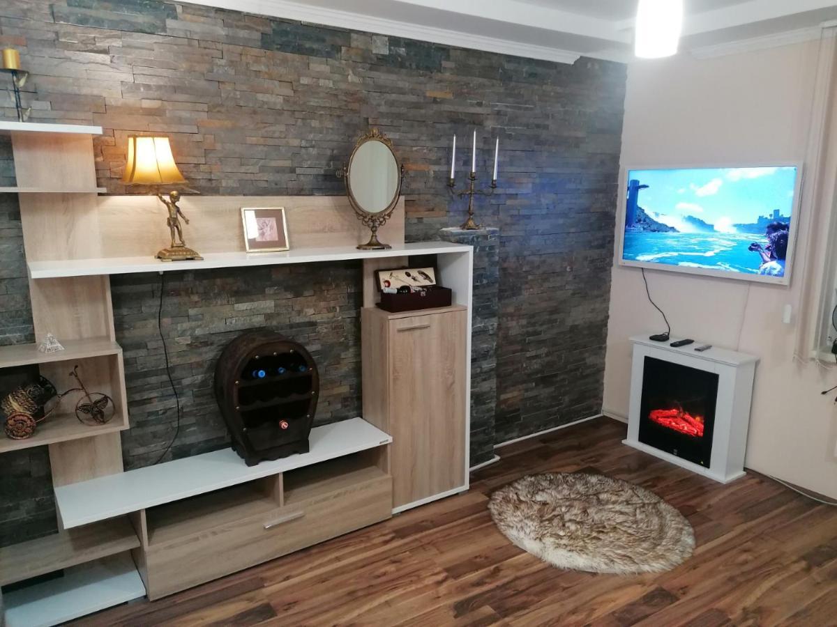 Apartman Dionis Sm Sremska Mitrovica Exterior photo