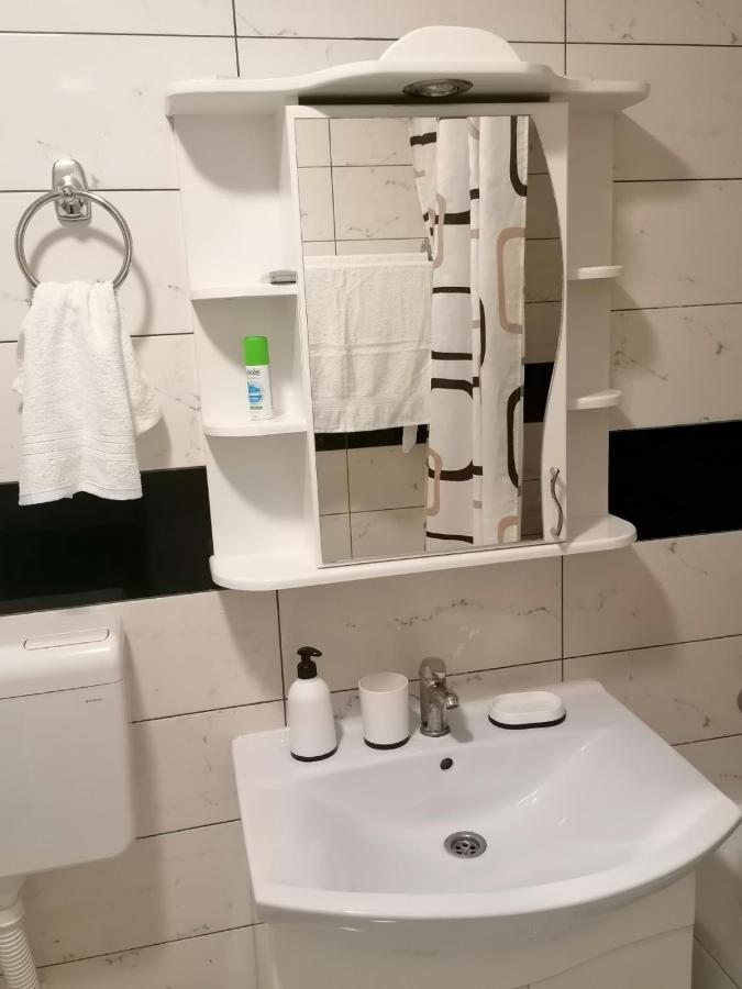 Apartman Dionis Sm Sremska Mitrovica Exterior photo