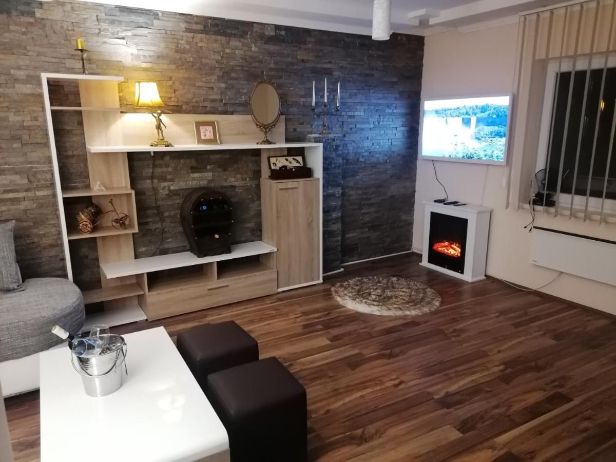 Apartman Dionis Sm Sremska Mitrovica Exterior photo